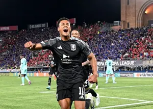 لیگ اروپا: امری در چند سانتیمتری نیمهنهایی