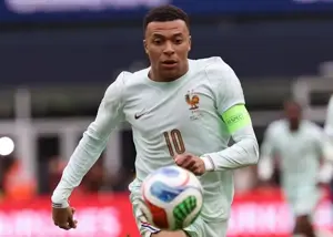 اشتباه عجیب نایکی سوژه شد: پیراهن‌های اپل‌دار!