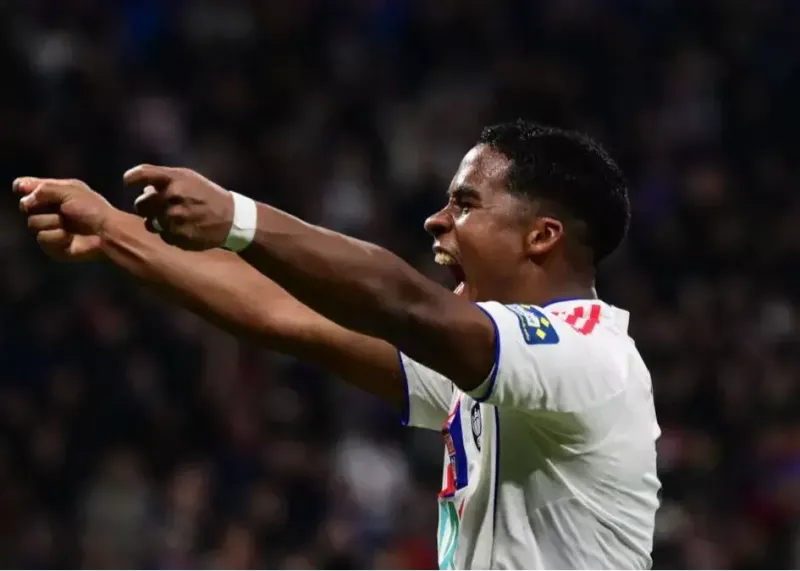 اندریک در 19 سالگی پدر شد