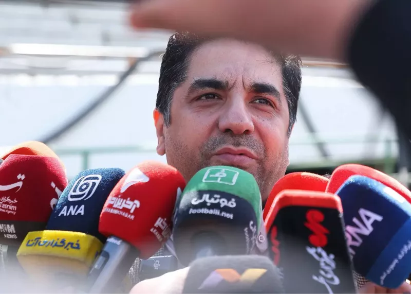 دوباره‌سازی سالن 12 هزار نفری - ثابت‌قدم پاسخ می‌دهد