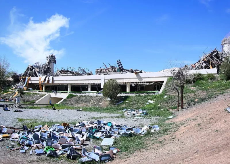 تصاویر جدید و تکان‌دهنده از سالن ١٢ هزار نفری آزادی