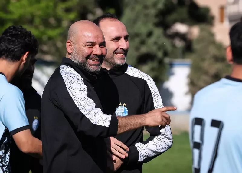 جلسه فنی استقلال در روز شلوغ کمپ حجازی