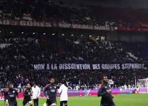 عجایب فرانسه: دشمنان خونی با هم متحد شدند!