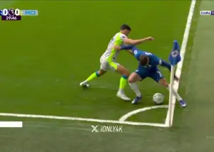 تحقیر ستاره سیتی: لایی روی یک دستمال کاغذی