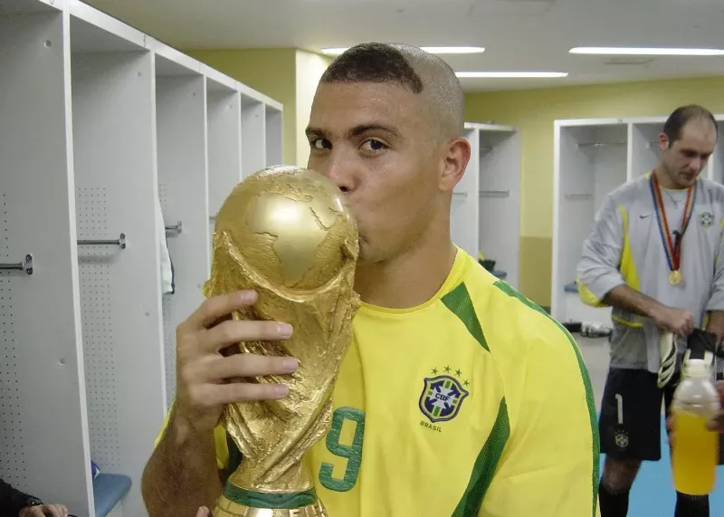 رونالدو: برزیل قهرمان جام جهانی است