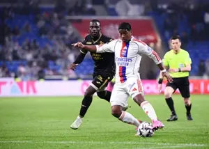 خروج لیون از بحران با درخشش اندریک