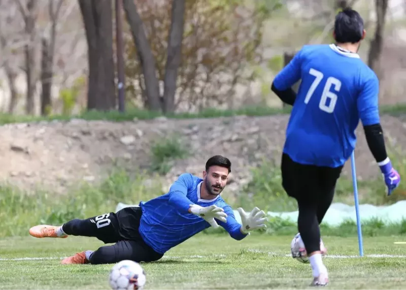 حبیب و سهراب در نزدیک‌ترین فاصله ممکن