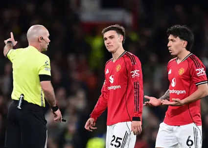 اخراج ستاره منچستریونایتد پس از حرکت عجیب