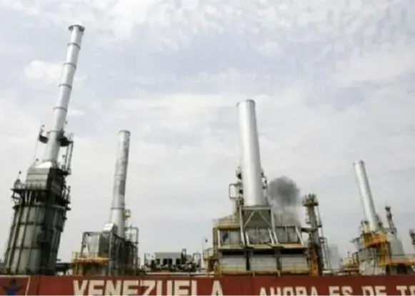 سیطره واشنگتن بر نفت ونزوئلا با امضای ۲ توافق