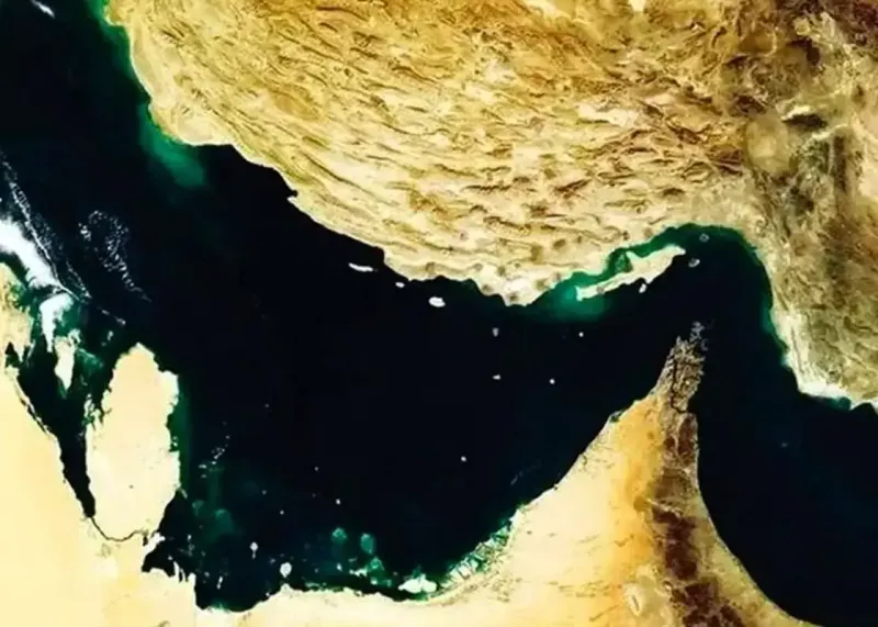 عربستان به آمریکا: محاصره تنگه هرمز را رها کن