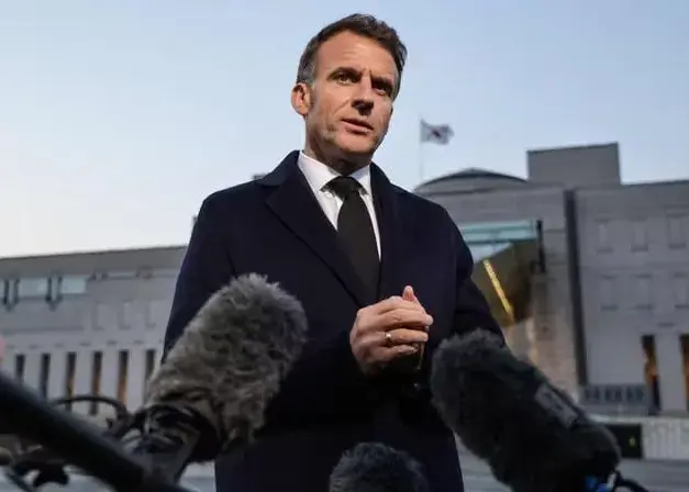 ماکرون خواستار از سرگیری مذاکرات آمریکا و ایران