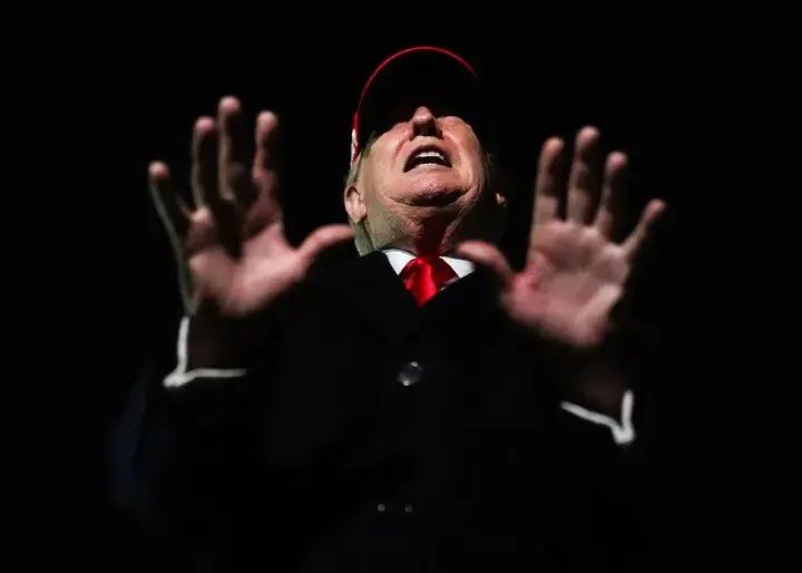 گاردین: ترامپ به شدت به راهی برای خروج از جنگ نیاز دارد