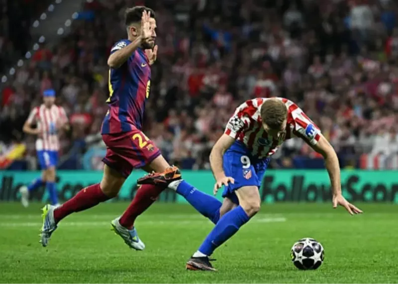 کارشناسی داوری صحنه بحث‌برانگیز اتلتیکو - بارسلونا