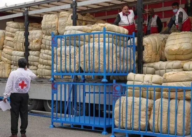 ارسال نخستین محموله امدادی صلیب سرخ به ایران