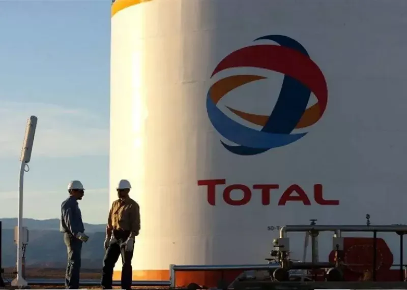 عوارض بدهیم، بهتر از این است که تنگه هرمز بسته باشد