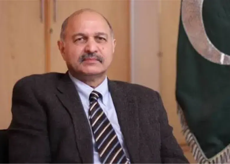 ونس در مقابل قالیباف همچون کودکی در جنگل