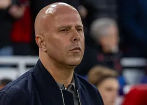 مغزم سوت کشید! تعجب لیورپولی‌ها از تعویض اشلوت