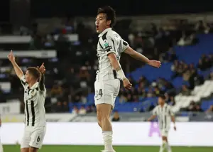 تحقیر قهرمان آسیا در استادیوم خانگی