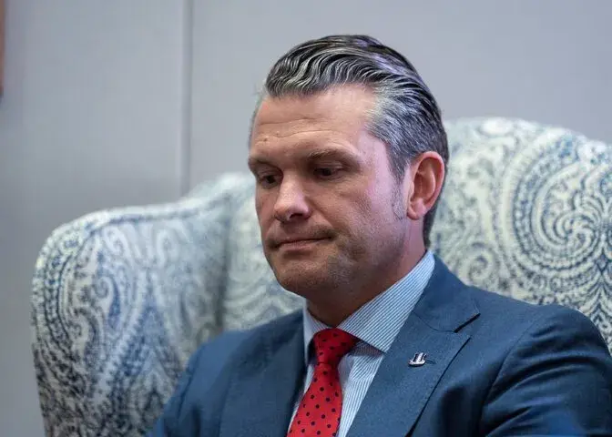 طرح استیضاح وزیر جنگ آمریکا آغاز می‌شود