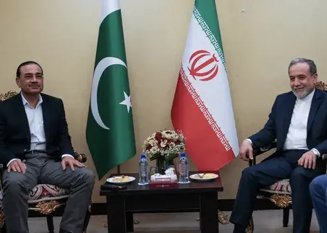 توییت عراقچی بعد از استقبال از فرمانده ارتش پاکستان