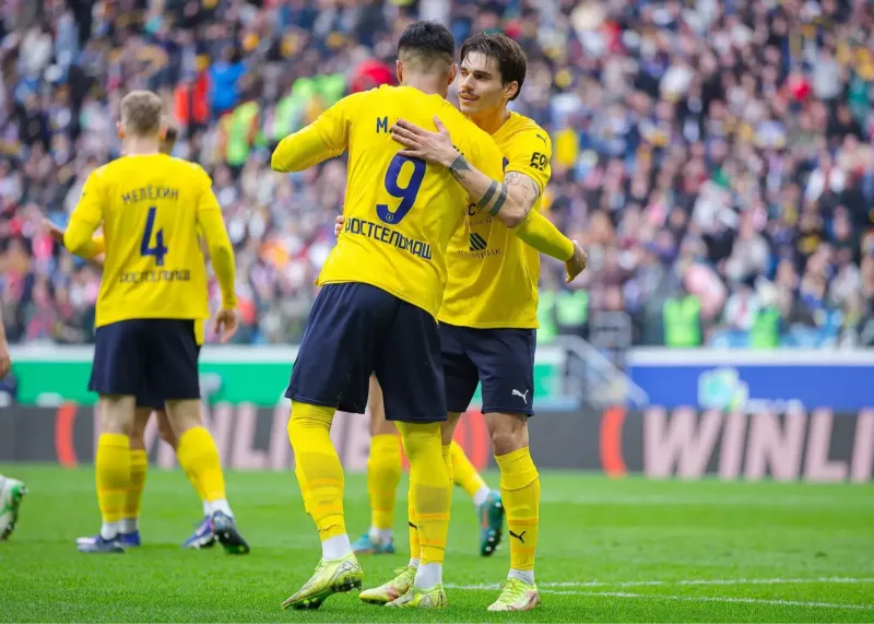 حلقه روس‌ها برای محبی پس از 233 روز! (عکس)