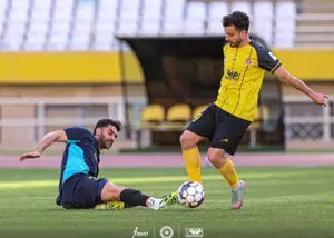 بدن فرز و آماده علی کریمی در تمرین سپاهان