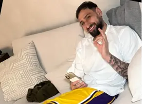 دوناروما و خالکوبی عجیب یک ابرقهرمان (عکس)