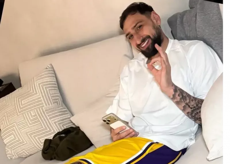 دوناروما و خالکوبی عجیب یک ابرقهرمان (عکس)