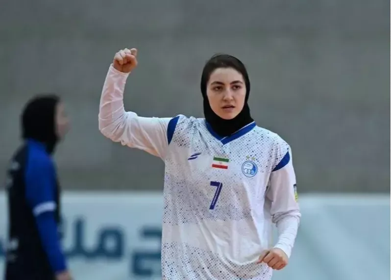 ستاره زنان استقلال: کامنت‌های منفی را نمی‌بینم