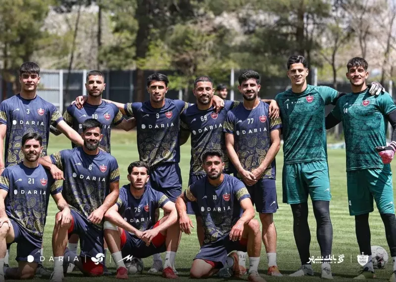 پرسپولیس یک تنه با کل لیگ می‌جنگد (عکس)