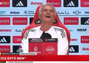 قهقه آقای خاص و شوخی پر سر و صدا با خبرنگار