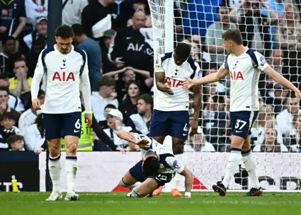 تاتنهام ۲-۲ برایتون | اسپرز و چند سانتی‌متر تا سقوط!