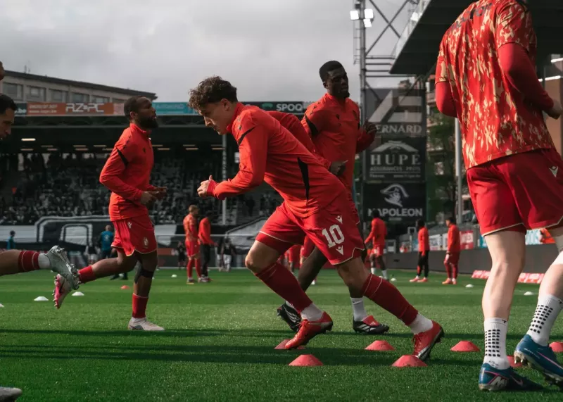 اکرت بیرون رفت، استاندارد 3 امتیاز گرفت