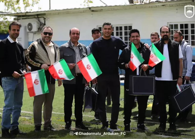 بدرقه چادرملو زیر پرچم کشور (عکس)