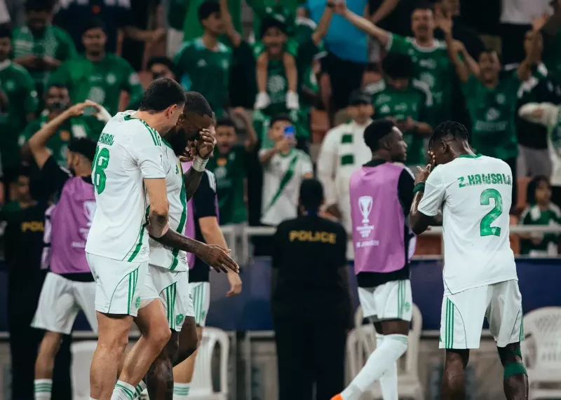 الهلال به چشم خویشتن دید که رکوردش می‌رود!