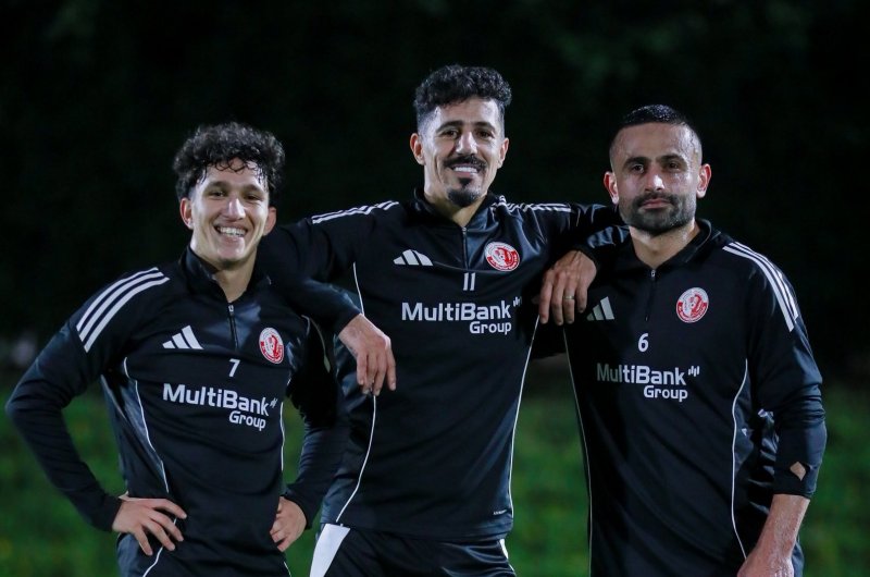 ابراهیمی و بازیکن سابق بارسا به سمت جام! (عکس)