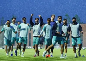 تیم ملی زیر باران شروع کرد