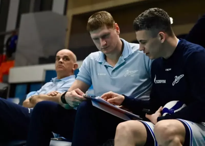 لوکوموتیو از روی مربی ایران و رفقایش رد شد 