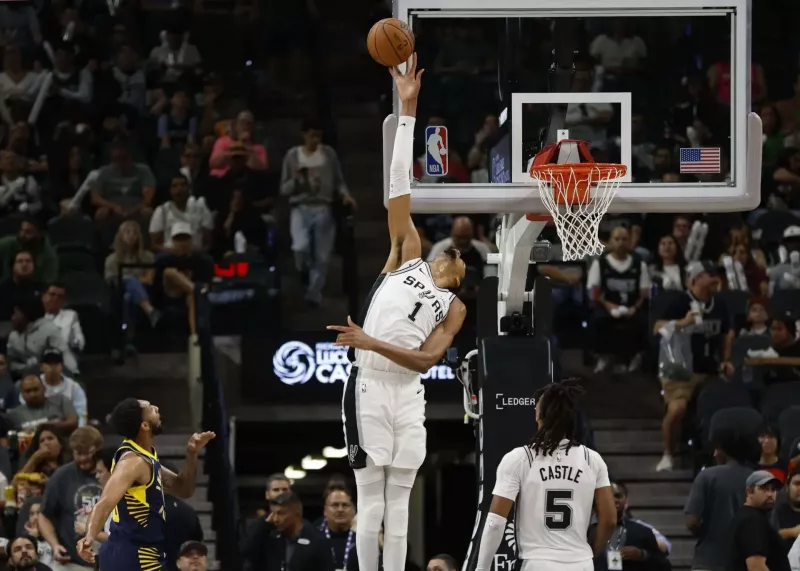 پایان سلطه گوبر توسط غول ۲۲۴ سانتی‌متری اسپرز!