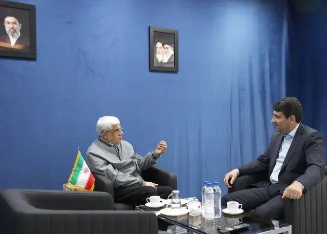 عارف: مخالف اینترنت طبقاتی و تبعیض در دسترسی