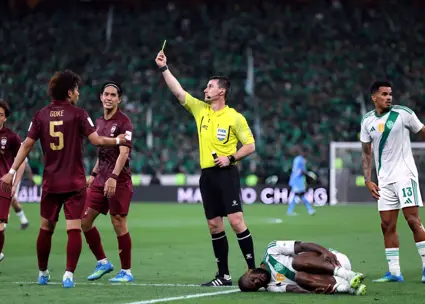 داور فینال آسیا را از فرودگاه برگرداندند!