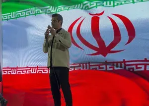 حضور هادی ساعی در تجمعات شبانه (عکس)