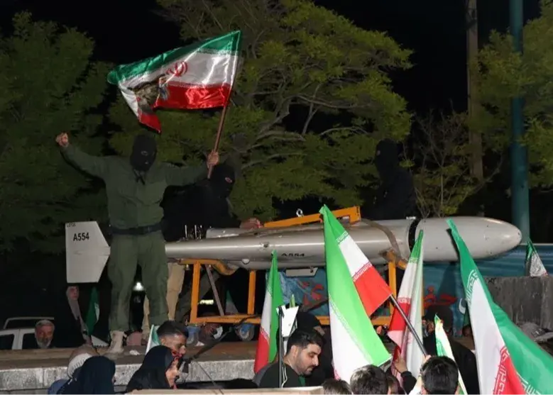 گاردین روایت ترامپ از ایران را رد کرد