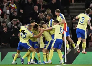  قدیسان در آستانه نبرد برای صعود و تاریخ‌سازی