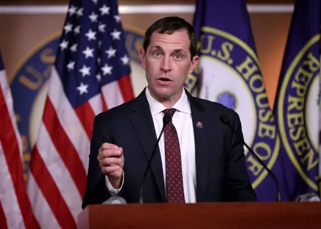 نماینده کنگره آمریکا: ترامپ بدون راهبرد وارد جنگ شد