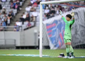 جایزه بیرانوند در دست گلر ژاپنی