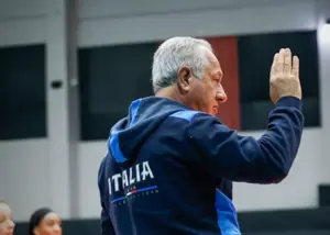 قهرمان جهان و المپیک با ولاسکو استارت زد 