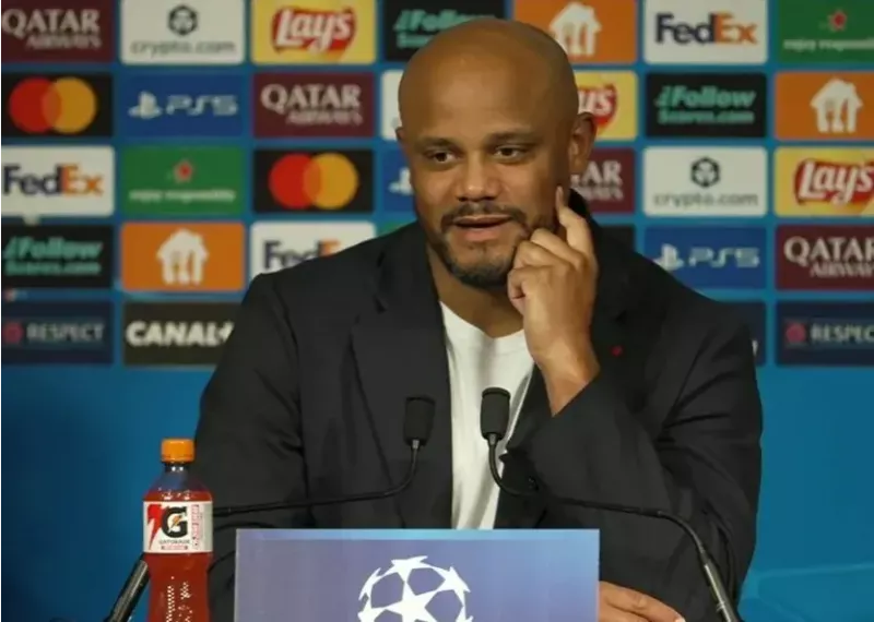 کمپانی: با قد 192 نمی‌توانم مثل مورینیو قایم شوم!