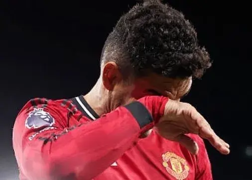 کاسمیرو فروپاشید: اشک اولدترافورد بند نمی‌آمد