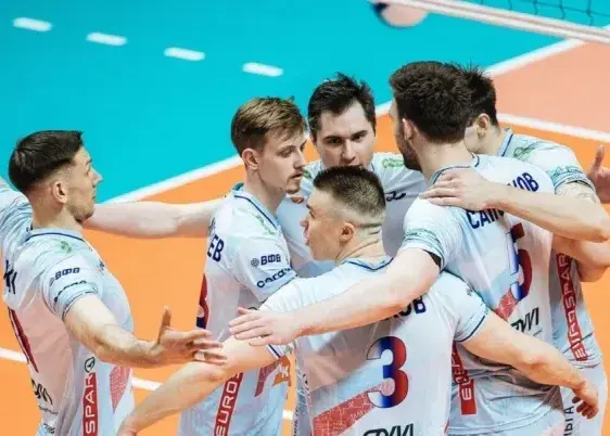 سه، هیچ و تمام: روسیه در بهت و حیرت